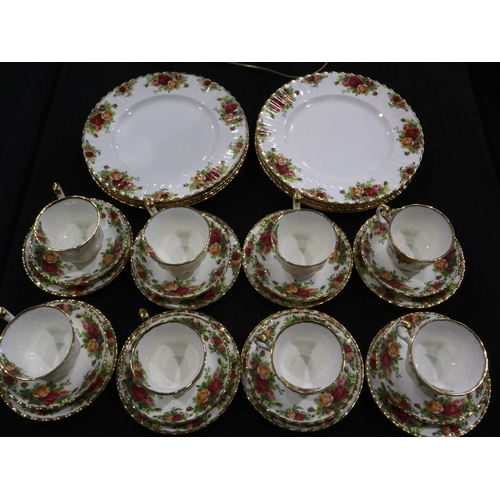 206 - Royal Albert tea and dinner service in the Old Country Roses pattern, an eight place setting (32). N... 