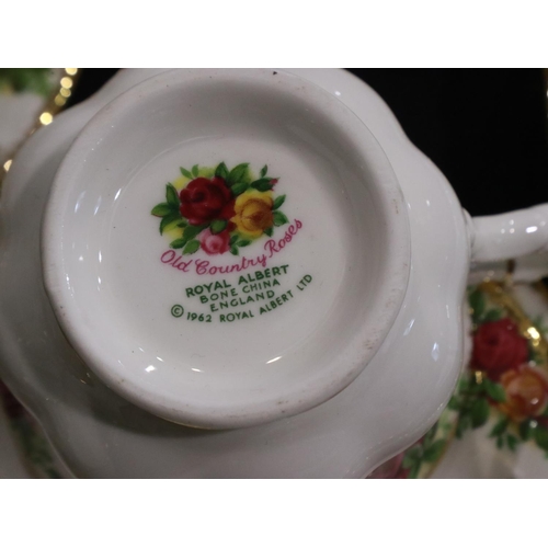 206 - Royal Albert tea and dinner service in the Old Country Roses pattern, an eight place setting (32). N... 