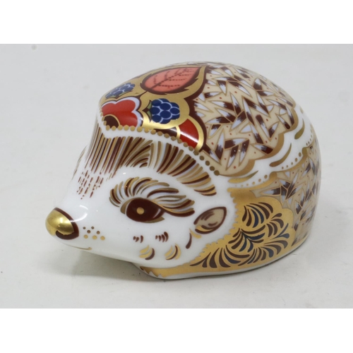 215 - Royal Crown Derby bramble hedgehog paperweight, no cracks or chips, L: 80 mm. UK P&P Group 1 (£16+VA... 