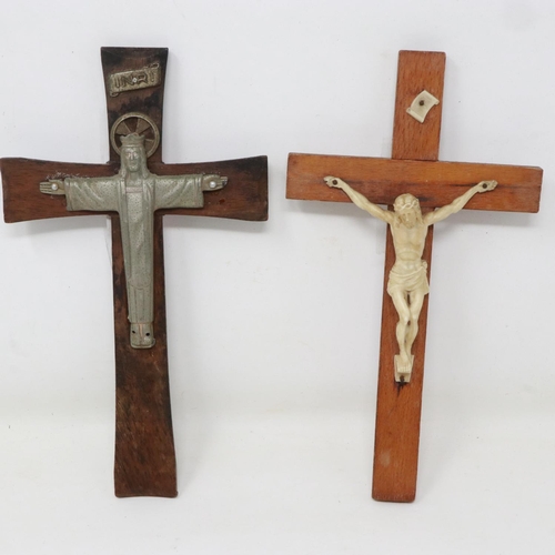 152 - Two wooden wall mounting crucifixes, H: 20 cm. UK P&P Group 2 (£20+VAT for the first lot and £4+VAT ... 