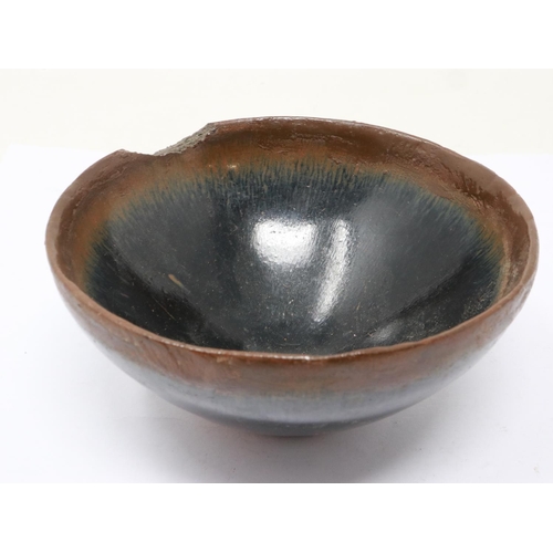 171 - Southern Song Dynasty glazed hare fur footed bowl, chip to rim, D: 95 mm. UK P&P Group 1 (£16+VAT fo... 