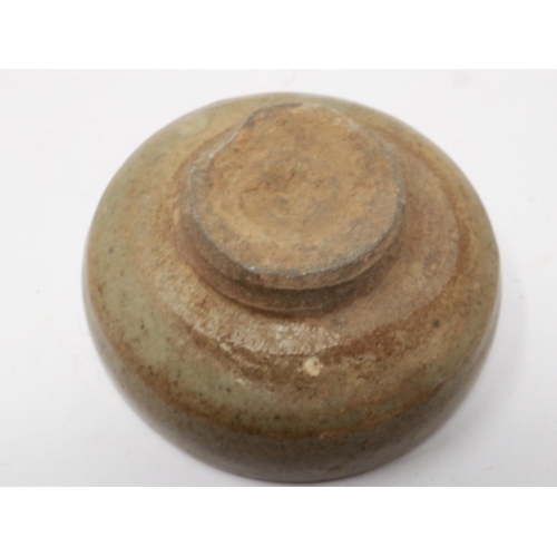 192 - Ming Dynasty diminutive glazed footed bowl, D: 75 mm. UK P&P Group 1 (£16+VAT for the first lot and ... 