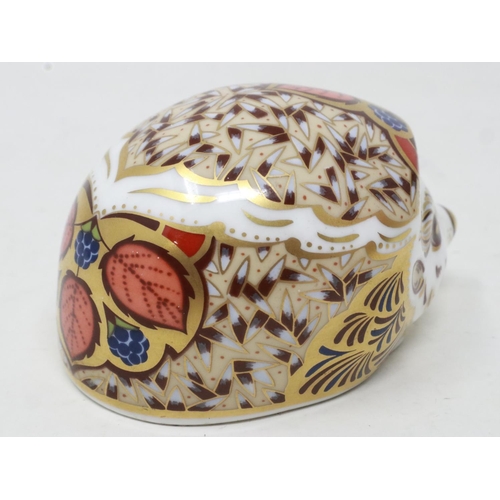 215 - Royal Crown Derby bramble hedgehog paperweight, no cracks or chips, L: 80 mm. UK P&P Group 1 (£16+VA... 