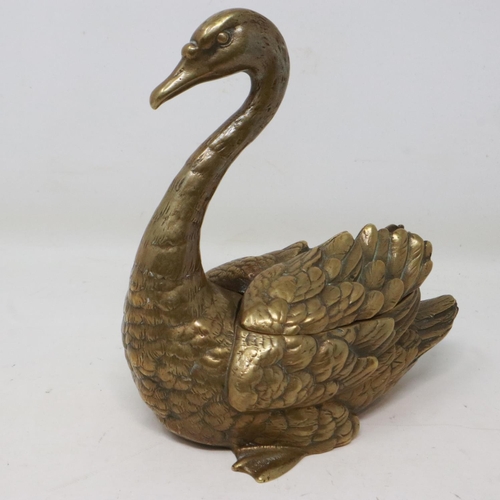 294 - German brass inkwell in the form of a swan, H: 15 cm. UK P&P Group 1 (£16+VAT for the first lot and ... 