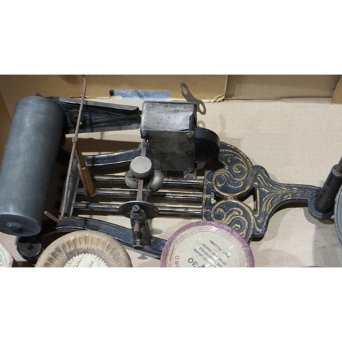 377 - Edison phonograph player for restoration and a collection of Edison and other records, no cylinder d... 