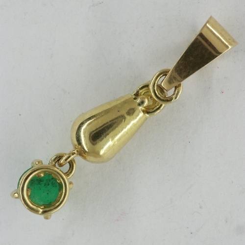 23 - 18ct gold pendant set with diamonds and an emerald cabochon, H: 30 mm, 2.2g. UK P&P Group 0 (£6+VAT ... 