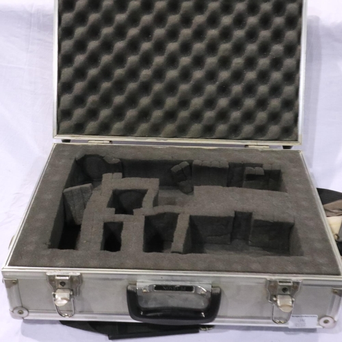 2041 - USAF aluminium flight case, with an RAF Middenhall (USAF base) baseball cap. UK P&P Group 2 (£20+VAT... 