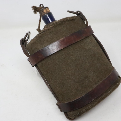 2046 - British WWI Cavalry 1903 pattern water bottle & leather pannier. UK P&P Group 1 (£16+VAT for the fir... 