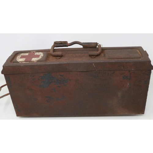 2073 - WWII German ammunition box used as a First Aid box, unit marked. UK P&P Group 2 (£20+VAT for the fir... 