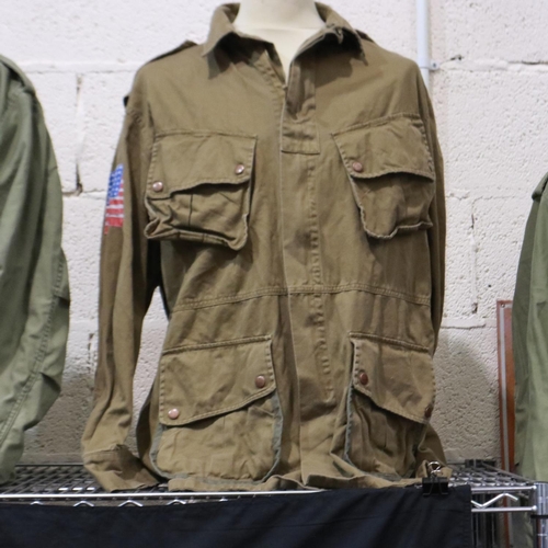 2122 - An American post-war tunic, with Airborne embroidered patch, sized 46R. UK P&P Group 2 (£20+VAT for ... 