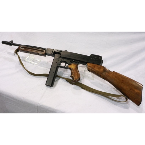 2136 - Thompson submachine gun (Tommy Gun), full moving bolt, with deactivation certificate 29/06/2022. UK ... 