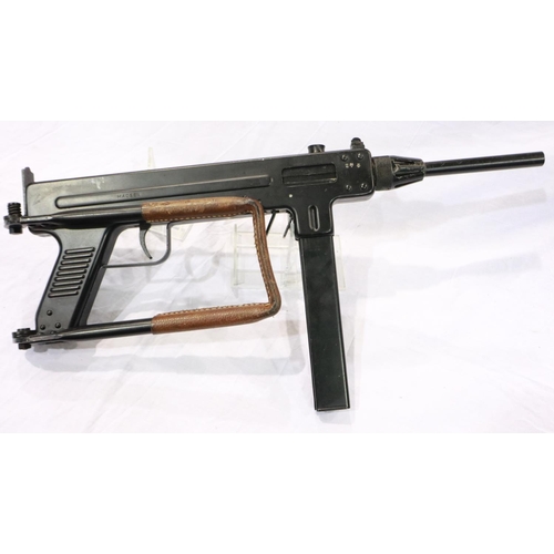 2138 - Madsen SMG, full working bolt, numbered 113213, with deactivation certificate. This model as used by... 