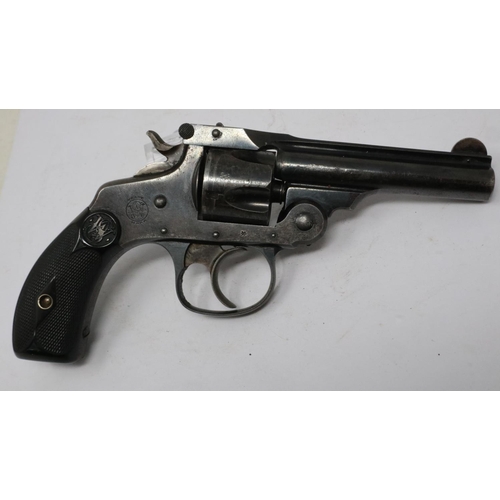 2140 - Smith & Wesson revolver, with old spec deactivation certificate. UK P&P Group 2 (£20+VAT for the fir... 