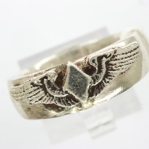 2189 - WWII US WASP (Woman’s Airforce Service Pilots) silver ring, size N. UK P&P Group 1 (£16+VAT for the ... 