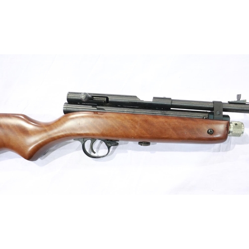 2032A - SMK bolt action .22 cal air rifle, model number XS79CO2-88. UK P&P Group 3 (£30+VAT for the first lo... 