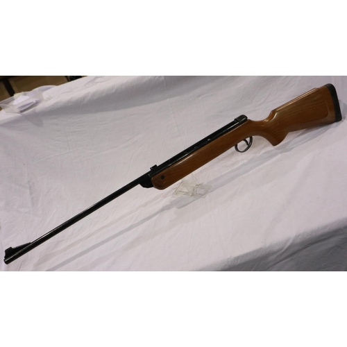 2038 - BSA Meteor .22 cal air rifle with gun slip. UK P&P Group 3 (£30+VAT for the first lot and £8+VAT for... 