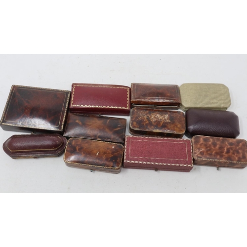 81 - Selection of vintage stud and cufflink boxes. UK P&P Group 1 (£16+VAT for the first lot and £2+VAT f... 