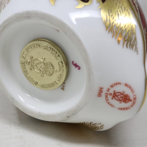 166 - Royal Crown Derby owl paperweight with gold stopper, no cracks or chips, H: 80 mm. UK P&P Group 1 (£... 