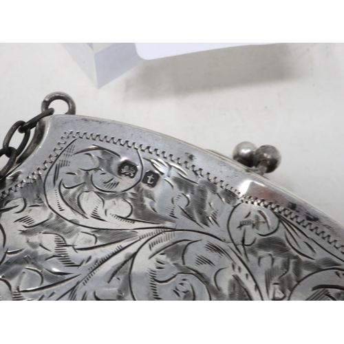 97B - Hallmarked silver coin purse, 53g. UK P&P Group 1 (£16+VAT for the first lot and £2+VAT for subseque... 