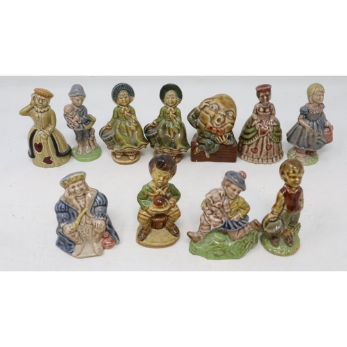 212 - Eleven nursery rhyme Wade Whimsies, no cracks or chips, largest H: 80 mm. UK P&P Group 2 (£20+VAT fo... 