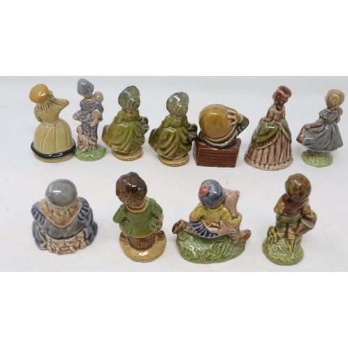 212 - Eleven nursery rhyme Wade Whimsies, no cracks or chips, largest H: 80 mm. UK P&P Group 2 (£20+VAT fo... 