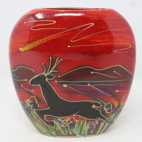 216 - Anita Harris vase in the Stag pattern, signed in gold, no cracks or chips, H: 13 cm. UK P&P Group 1 ... 