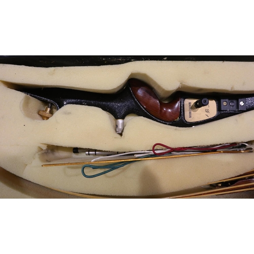 2033A - Marksman HG1 bow, within a fitted case. UK P&P Group 3 (£30+VAT for the first lot and £8+VAT for sub... 