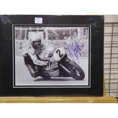 306 - Signed motorcycle press photograph, Kenny Roberts, 25 x 20 cm. UK P&P Group 1 (£16+VAT for the first... 