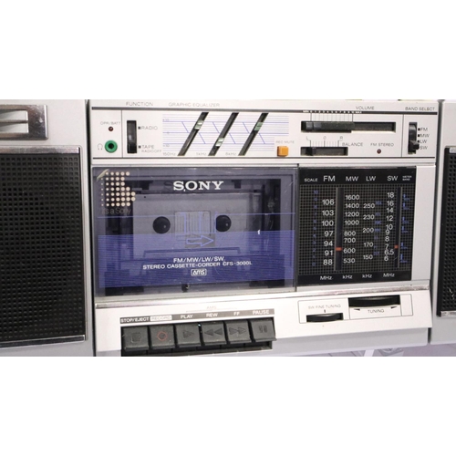 379 - Sony CFS-3000L stereo radio cassette boombox/ghetto blaster. All electrical items in this lot have b... 