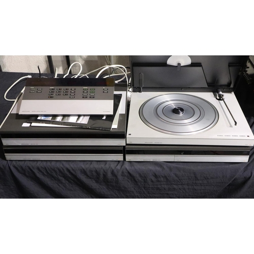 383 - Bang & Olufsen sound centre Beosystem 5000, comprising a Beomaster 5000, Beogram CD50, Beocord 5000 ... 