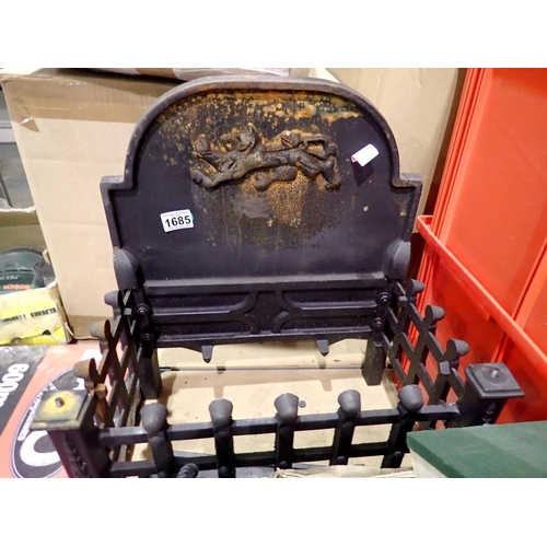 1685 - Cast iron fire grate. Not available for in-house P&P