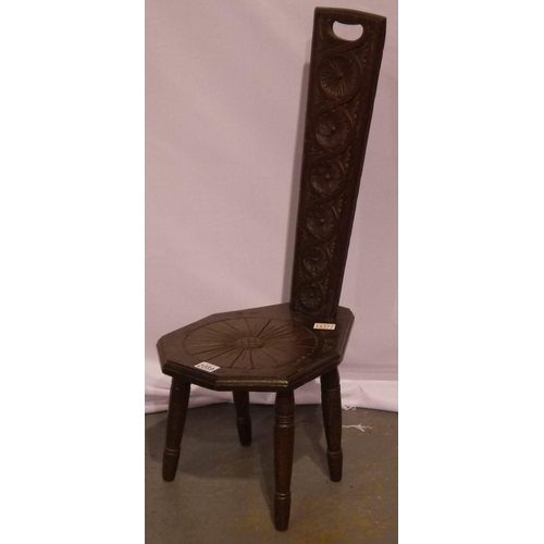 2089 - A 20th century carved oak spinning chair in the traditional style, H: 86 cm.