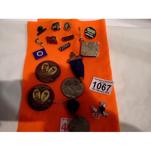 1067 - Mixed badges and medals and a 925 silver stamp holder. UK P&P Group 1 (£16+VAT for the first lot and... 