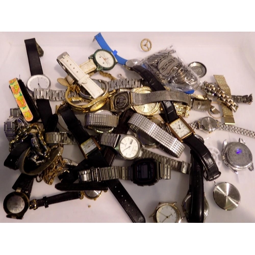 1079 - Tub of mixed ladies and gents wristwatches and UK coins. UK P&P Group 1 (£16+VAT for the first lot a... 