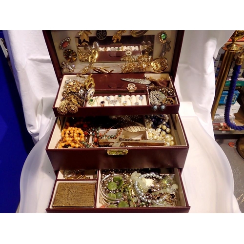 1080 - Jewellery box with contents. Not available for in-house P&P