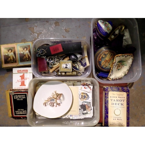 1082 - Quantity of mixed items, including silver and Tarot cards. UK P&P Group 2 (£20+VAT for the first lot... 