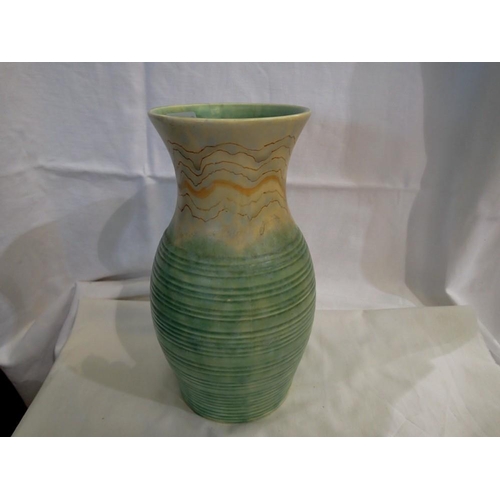 1211 - Beswick Art Deco vase No, 543. Not available for in-house P&P