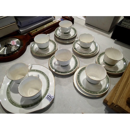 1233 - Royal Doulton tea service in the Roundelay pattern. Not available for in-house P&P