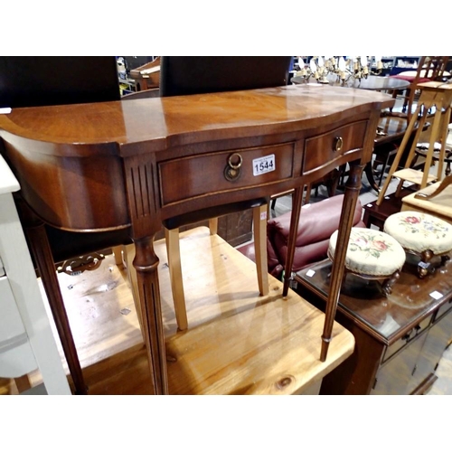 1544 - Mahogany console table. Not available for in-house P&P