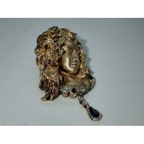 100 - Art Nouveau style white metal lady form brooch, lacking pin. UK P&P Group 1 (£16+VAT for the first l... 