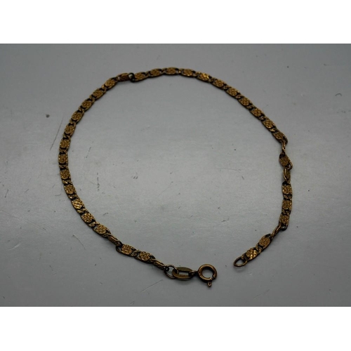 63 - 9ct gold bracelet, L: 17 cm, 1.8g. UK P&P Group 0 (£6+VAT for the first lot and £1+VAT for subsequen... 