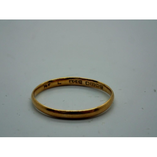 67 - 22ct gold wedding band, size K, 1.3g, slightly misshapen. UK P&P Group 0 (£6+VAT for the first lot a... 