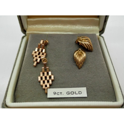 95 - Two pairs of 9ct gold drop earrings, combined 1.5g. UK P&P Group 0 (£6+VAT for the first lot and £1+... 