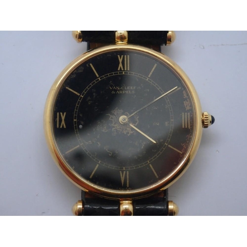 146 - VAN CLEEF & ARPLES: Classic Collection gents 18ct gold cased manual wind wristwatch with Piaget move... 