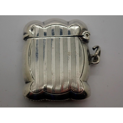 169 - Shaped hallmarked silver vesta case with jump-ring, Birmingham assay, H: 40 mm, 17g. UK P&P Group 1 ... 