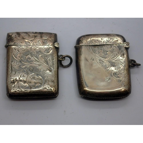 173 - Two hallmarked silver vesta cases, Birmingham assay, and a hallmarked silver thimble, combined 45g. ... 