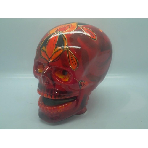 259 - Anita Harris skull, signed in gold, no cracks or chips, H: 18 cm. UK P&P Group 2 (£20+VAT for the fi... 