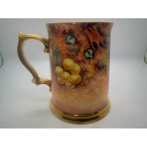 280 - Ceramic tankard painted and signed by Royal Worcester artist G Delaney, no chips or cracks, H: 12 cm... 