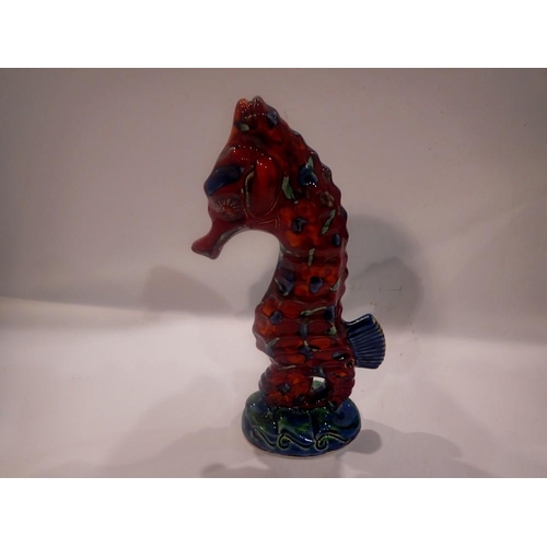 284 - Anita Harris sea horse, signed in gold, no cracks or chips, H: 29 cm. UK P&P Group 2 (£20+VAT for th... 