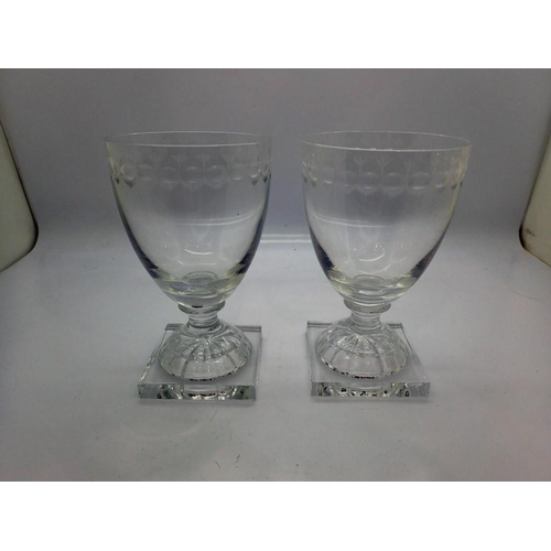 321 - William Yeoward pair of etched glass goblets on square bases, H: 13 cm. Not available for in-house P... 